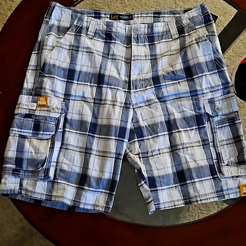 Brand new Lee mens cargo shorts